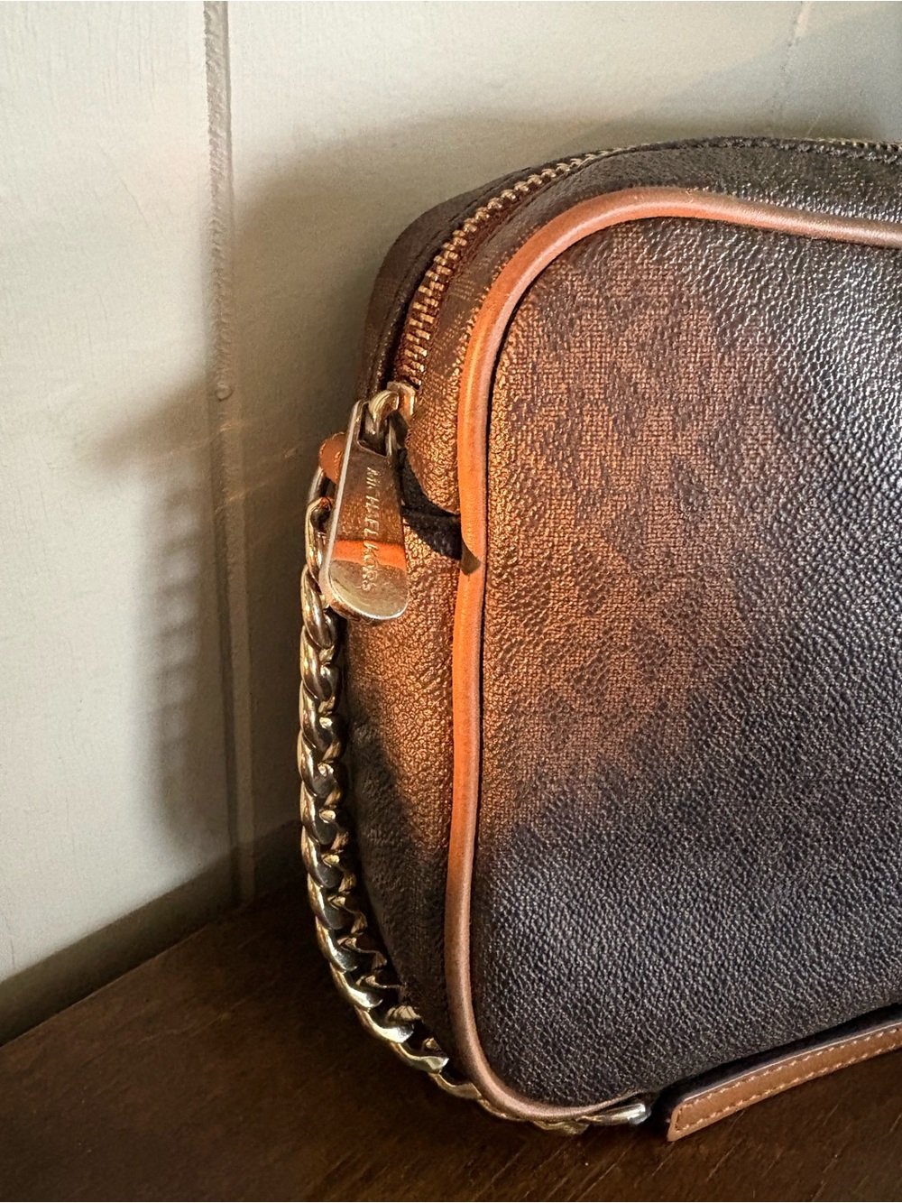 Michael Kors Signature Jet Set - Picture 5 of 11